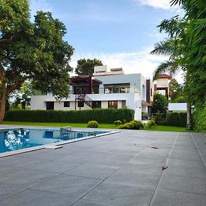 Nadhiyoram River Retreat
